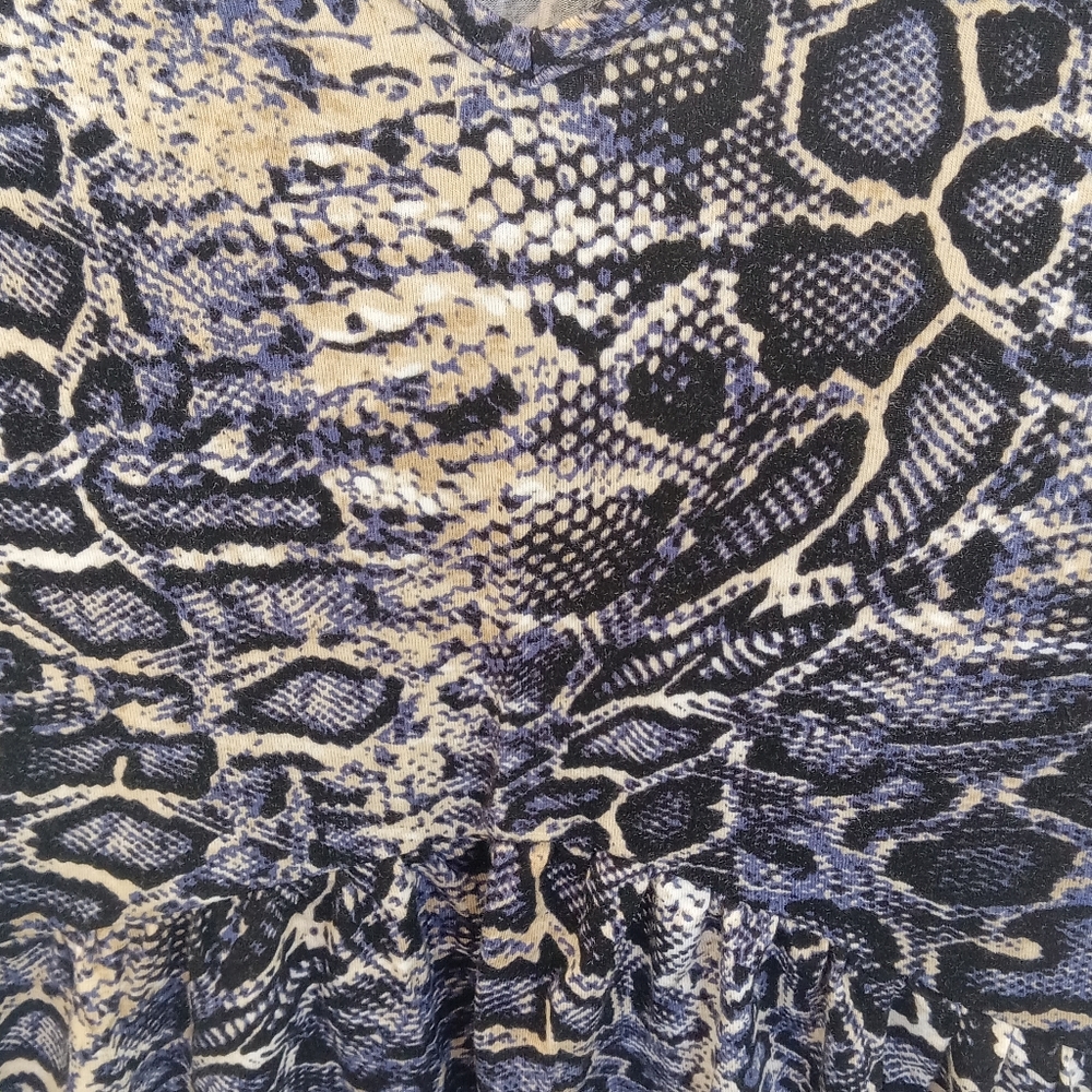 Animal/Snake Print Empire Waist V-neck Tank, XL - Picture 2 of 5